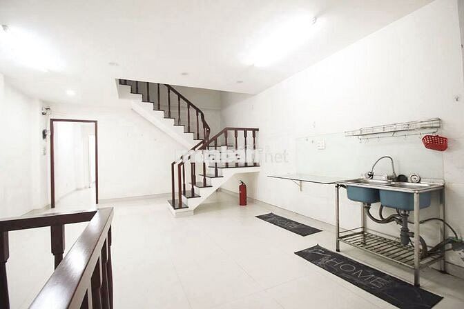 Cho thuê căn hộ 1 phòng ngủ, phòng khách đường Hương Lộ 2 Bình Tân