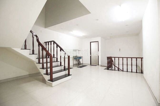 Cho thuê căn hộ 1 phòng ngủ, phòng khách đường Hương Lộ 2 Bình Tân
