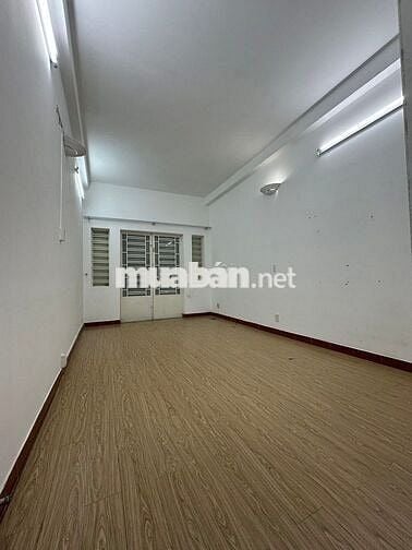 Cho thuê nhà hẻm víp Lê Quang Định 4x18m 3 lầu 5pn giá 24 triệu