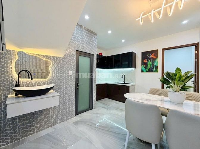 ⭐️Nhà tuyệt đẹp DT:4x15m Cao cấp hẻm xe hơi Dương Quảng Hàm, P6.