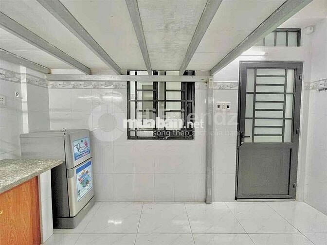 trống sẵn phòng gác full nội thất  gần KCX, UFM