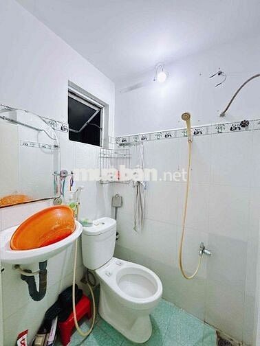 Bán Nhà Q4 : Nhà 5 Tầng Hoàn Công Đủ, Hẻm Rộng Đường Tôn Đản, P.15