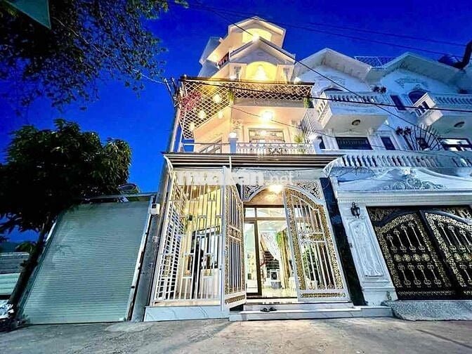 BÁN NHÀ- 4 TẦNG- NGANG HƠN 6M- HUỲNH TẤN PHÁT- NB- HXH 7M- GIÁ NHỈNH 6