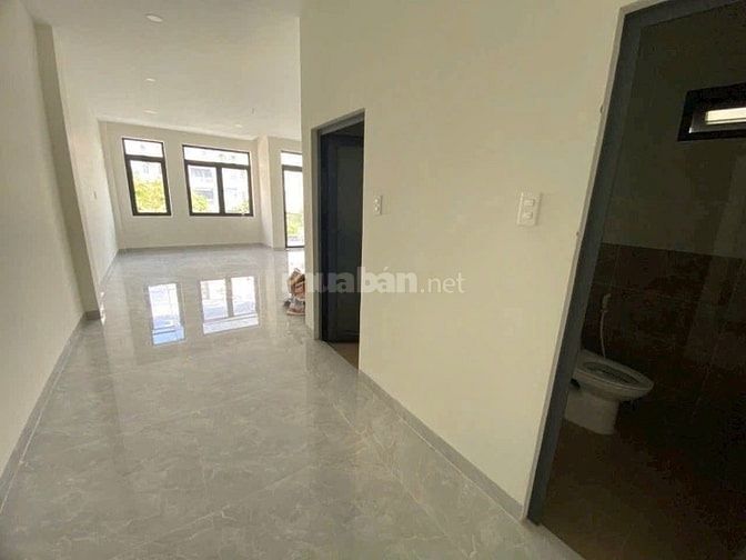 CHO THUÊ NHÀ 3 TẦNG MỚI XÂY 100% - GẦN CAO ĐẲNG CÔNG THƯƠNG. QUẬN 9