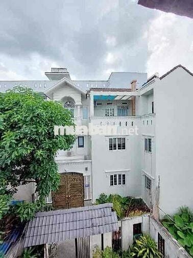 BÁN BIỆT THỰ BÌNH TÂN - NỞ HẬU 8M - 5PN - Xát bên Võ Văn Kiệt - 6Tỷ