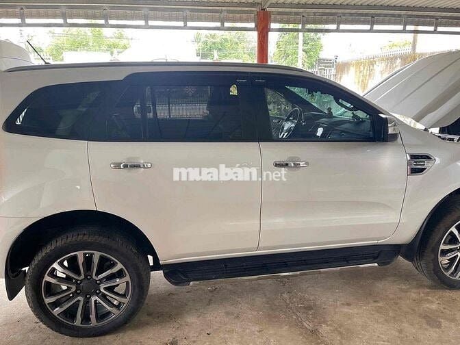 🚘 Ford Everest 2022 Titanium 4x2 AT - Lướt 3v km🚀