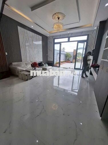 Bán nhà mới  1 trệt+1 lầu 5×36 ngay KCN cầu tràm