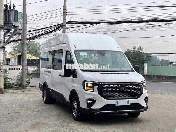 Ford Transit 2025 Premium+