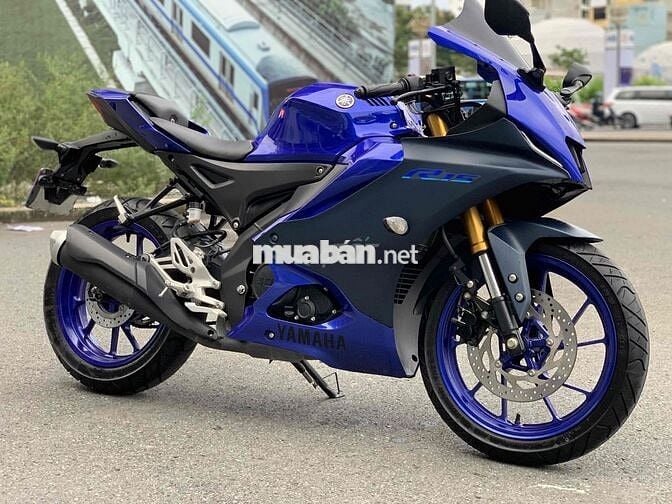 R15 V4  - xe chùm mền