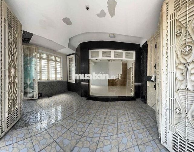 2 mặt tiền 69m2 ngang 6m2 có phòng lạnh