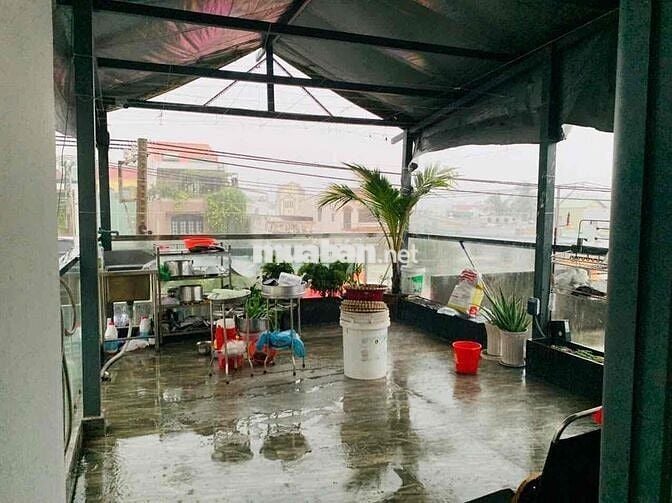 Cho thuê nhà nguyên căn ( có thể thuê riêng mặt trệt ) mặt tiền