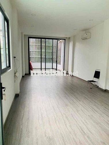 Cho thuê nhà nguyên căn ( có thể thuê riêng mặt trệt ) mặt tiền