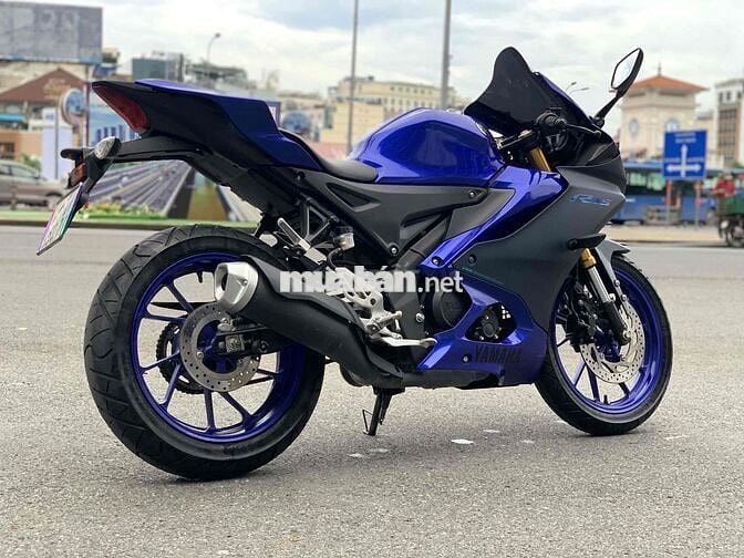 R15 V4  - xe chùm mền