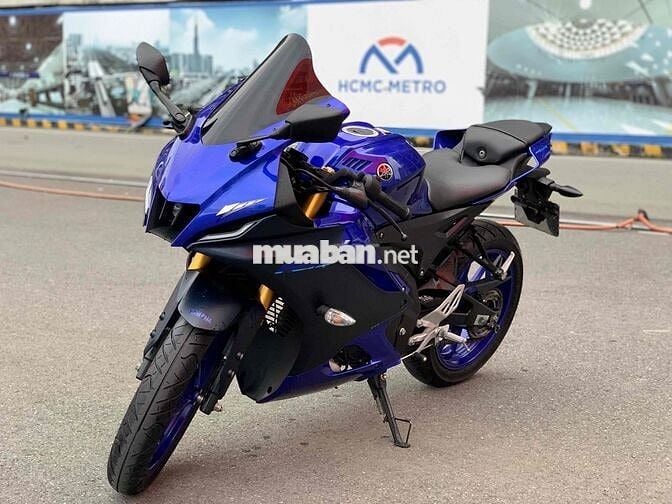 R15 V4  - xe chùm mền