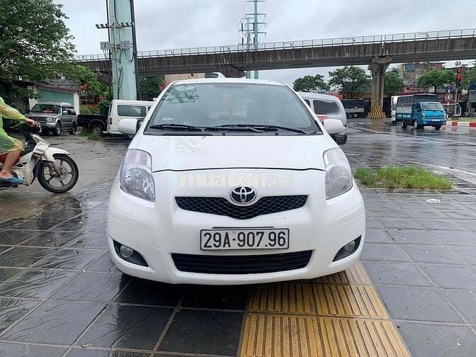 Toyota Yaris 2010 1.3 AT - 15000 km