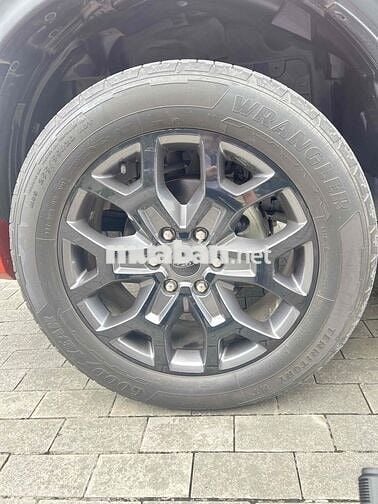 Ford Everest 2022 Bi-Turbo 2.0L 4x4 AT - 3900