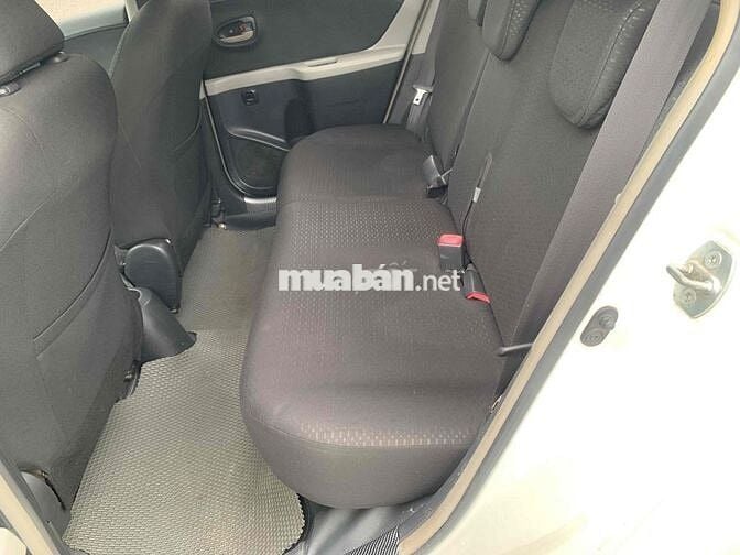 Toyota Yaris 2010 1.3 AT - 15000 km
