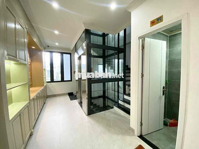 Tòa Căn Hộ & Văn Phòng - Thang Máy - Nội Thất Cao Cấp