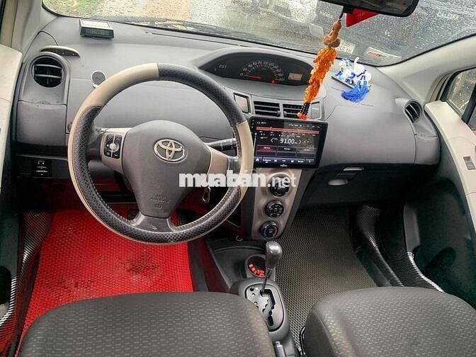 Toyota Yaris 2010 1.3 AT - 15000 km