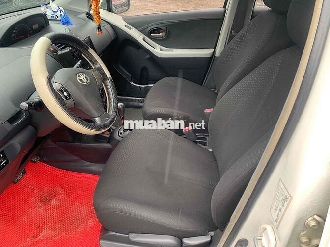 Toyota Yaris 2010 1.3 AT - 15000 km
