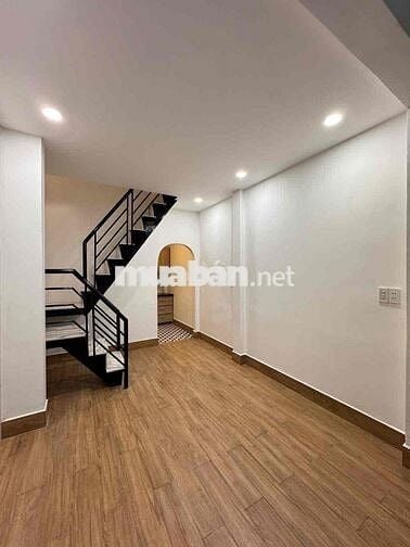 nhà 1 trệt . 1 lâu . 1PK . 2PN