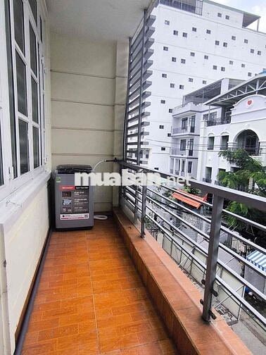 Phòng trọ cho thuê giá rẻ, có bancol , máy giặt riêng, gần Lotte Q7