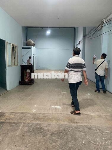 nhà xưởng cho thuê có gác lửng giá 20tr/th