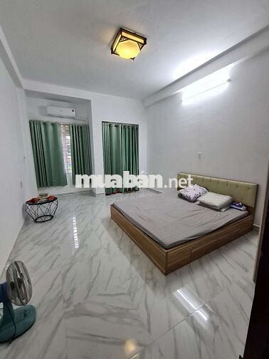 NHÀ 4X18M 1 TRỆT 3 LẦU 4PN CÓ MÁY LẠNH ĐƯỜNG 6M THÔNG