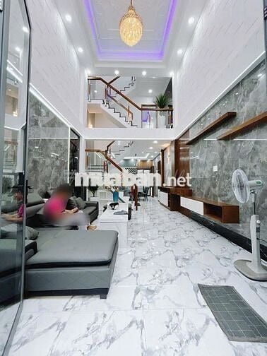 Cho thuê phòng trong nhà nguyên căn1135 huỳnh tấn phát quận 7 giá 3tr5