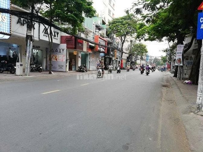 Chính chủ Bán gấp nhà cấp 4  DT 227m2 phù hợp xấy CHDV giá 15 tỷ