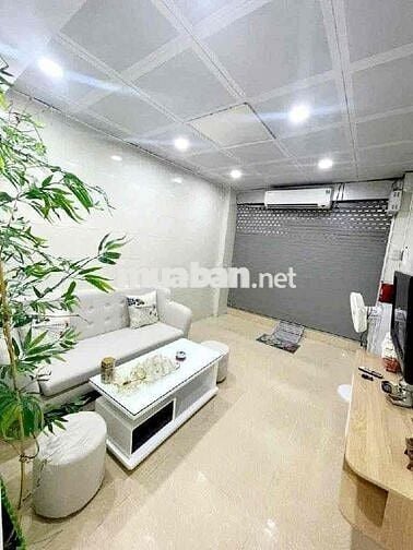 Tập thể 50 m2 sổ đỏ tầng 1 mặt ngõ thông phố Bùi ngọc Dương 5 m ra oto