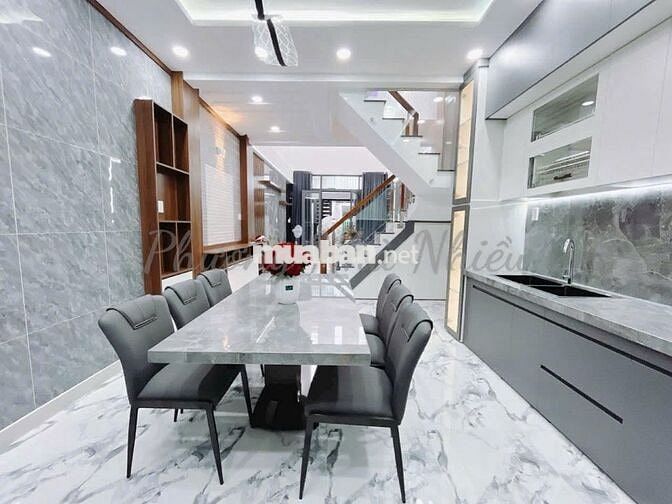 Cho thuê phòng trong nhà nguyên căn1135 huỳnh tấn phát quận 7 giá 3tr5