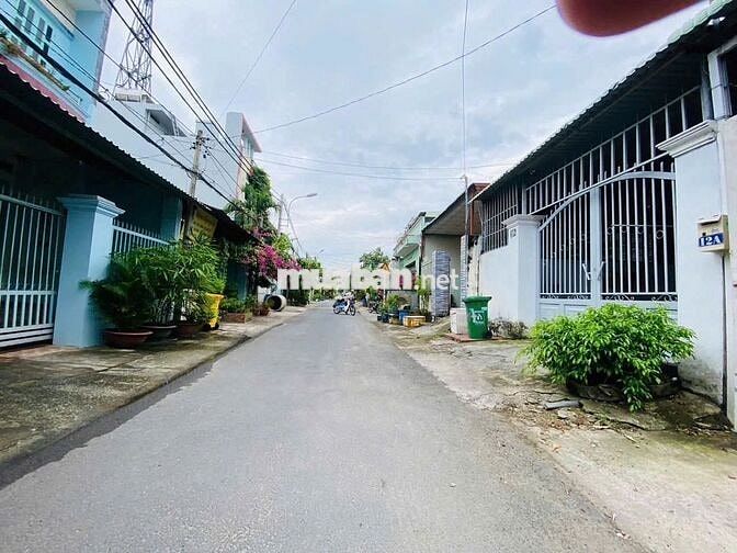 Bán nhà Thị Trấn Củ Chi : 105m2 ( 4x25 ) - 1 trệt 1 lầu. Giá 1 tỷ 980