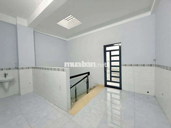 NHÀ ĐẸP MỚI KENG GẦN NGÃ TƯ GA, 5*20, TRỆT, 2 LẦU, 4PN, SÂN XE HƠI