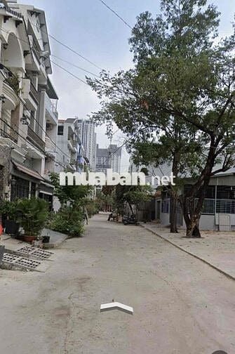 Nhà mới, thiết kế hiện đại, công năng đầy đủ.