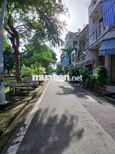 Bán căn góc MT Bình Phú 2, DT 4x10, Nhà Trệt 2 lầu, Giá 7.9 tỷ