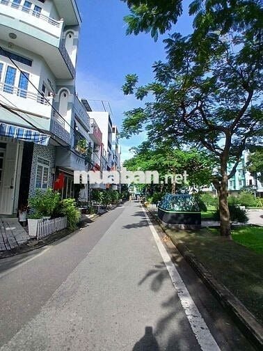 Bán căn góc MT Bình Phú 2, DT 4x10, Nhà Trệt 2 lầu, Giá 7.9 tỷ
