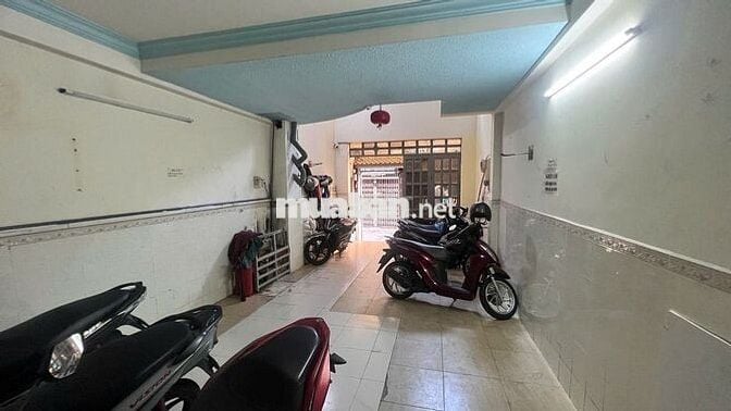 Cần pass phòng 443/91 Lê Văn sỹ giá 4tr , có máy lạnh