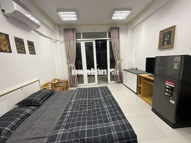 PHÒNG FULL NỘI THẤT BAN CÔNG LỚN NGAY CHỢ BÀ CHIỂU GIÁP Q3,PHÚ NHUẬN