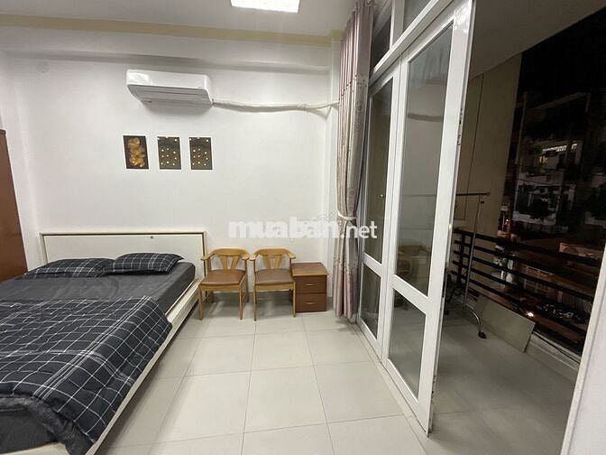 PHÒNG FULL NỘI THẤT BAN CÔNG LỚN NGAY CHỢ BÀ CHIỂU GIÁP Q3,PHÚ NHUẬN