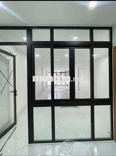 Cho thuê nhà mới xây 100% mặt tiền Cách mạng tháng 8, p6,
