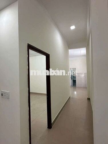 Cho thuê nhà 3 tầng mặt tiền đường 30 Tháng 4