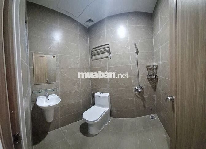 Cho thuê 3 phòng căn hộ đầy đủ nội thất, riêng biệt, sạch sẽ