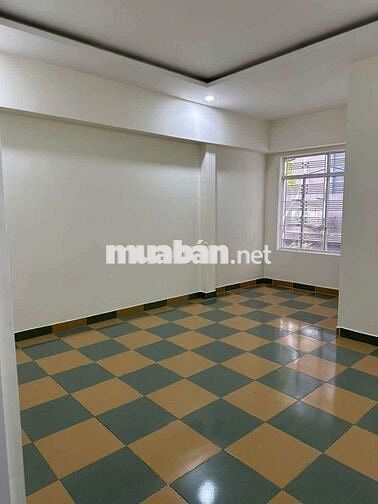 Cho thuê nhà 3 tầng mặt tiền đường 30 Tháng 4