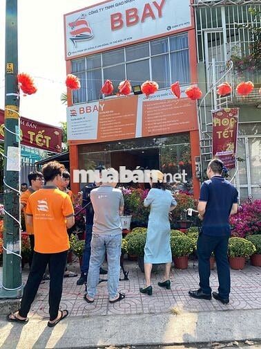 CHO THUÊ NHÀ + VĂN PHÒNG ĐƯỜNG PHẠM VĂN ĐỒNG, 300M2 GIÁ RẺ