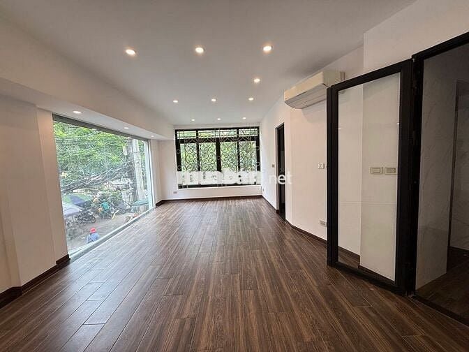 LK TRUNG HÒA - CẦU GIẤY. 80m2 x 5T, MT:15m. Thông sàn, Thang máy.