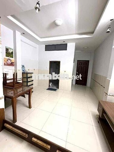 BÁN NHÀ LÝ THƯỜNG KIỆT Ô TÔ NGỦ NHÀ 3 TẦNG 165M2 VÀI BƯỚC MẶT TIỀN .