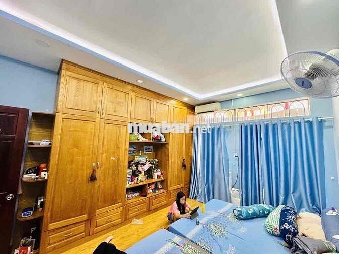 BÁN NHÀ TRUNG TÂM TÂN BÌNH NGAY LÝ THƯỜNG KIỆT NỞ HẬU NHÀ ĐẸP Ở NGAY .