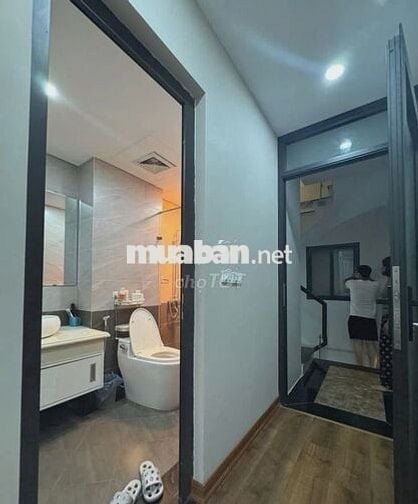 Nhà đẹp 5T Cầu Giấy, DT 30m2, thoáng, ô tô tránh , tặng full nội thất
