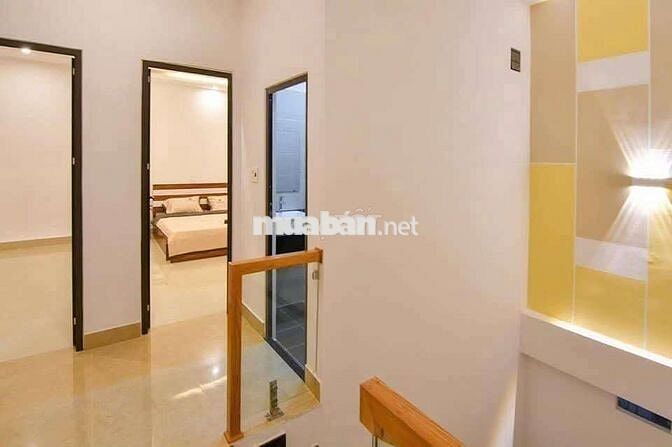 Cho thuê nhà 3 tầng mặt tiền Lê Thị Tính, Thanh Khê